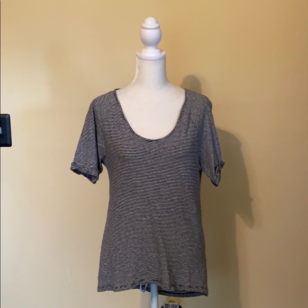 Tahari top